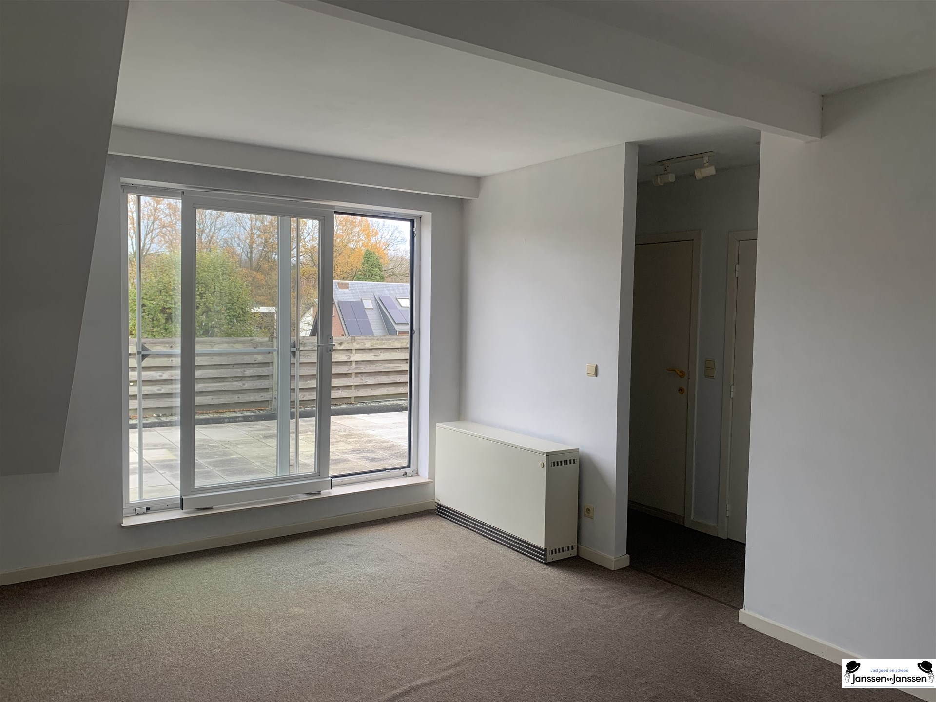 roof apartment - photo 2