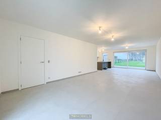 Te huur, prachtige nieuwbouwwoning met 4 slaapkamers en leuke tuin te HorebekeDeze prachtige, VOLLEDIGE NIEUWE WONING combineert hedendaags comfort...