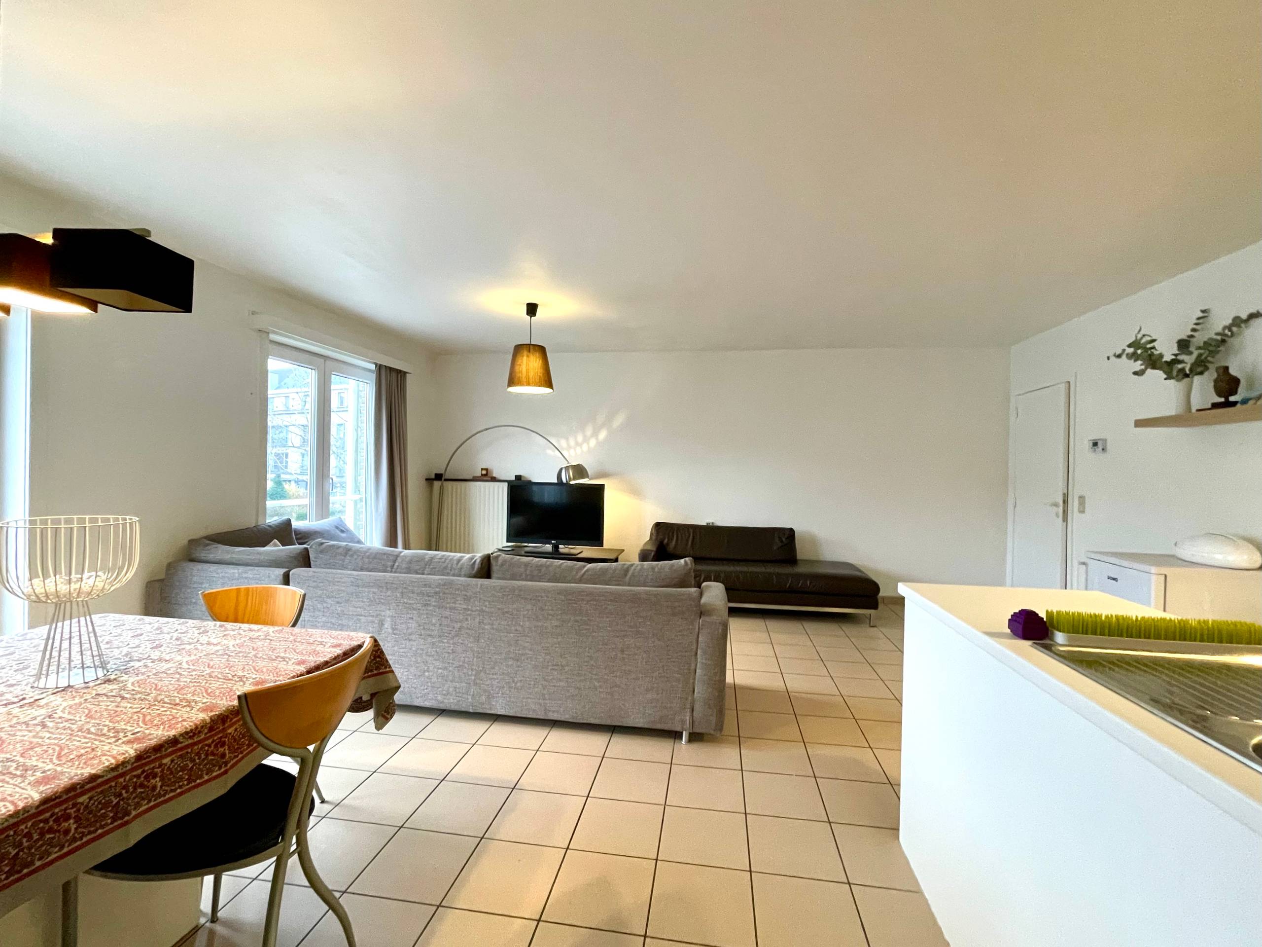 Lichtrijk appartement met zicht op het Groenplein - foto 4