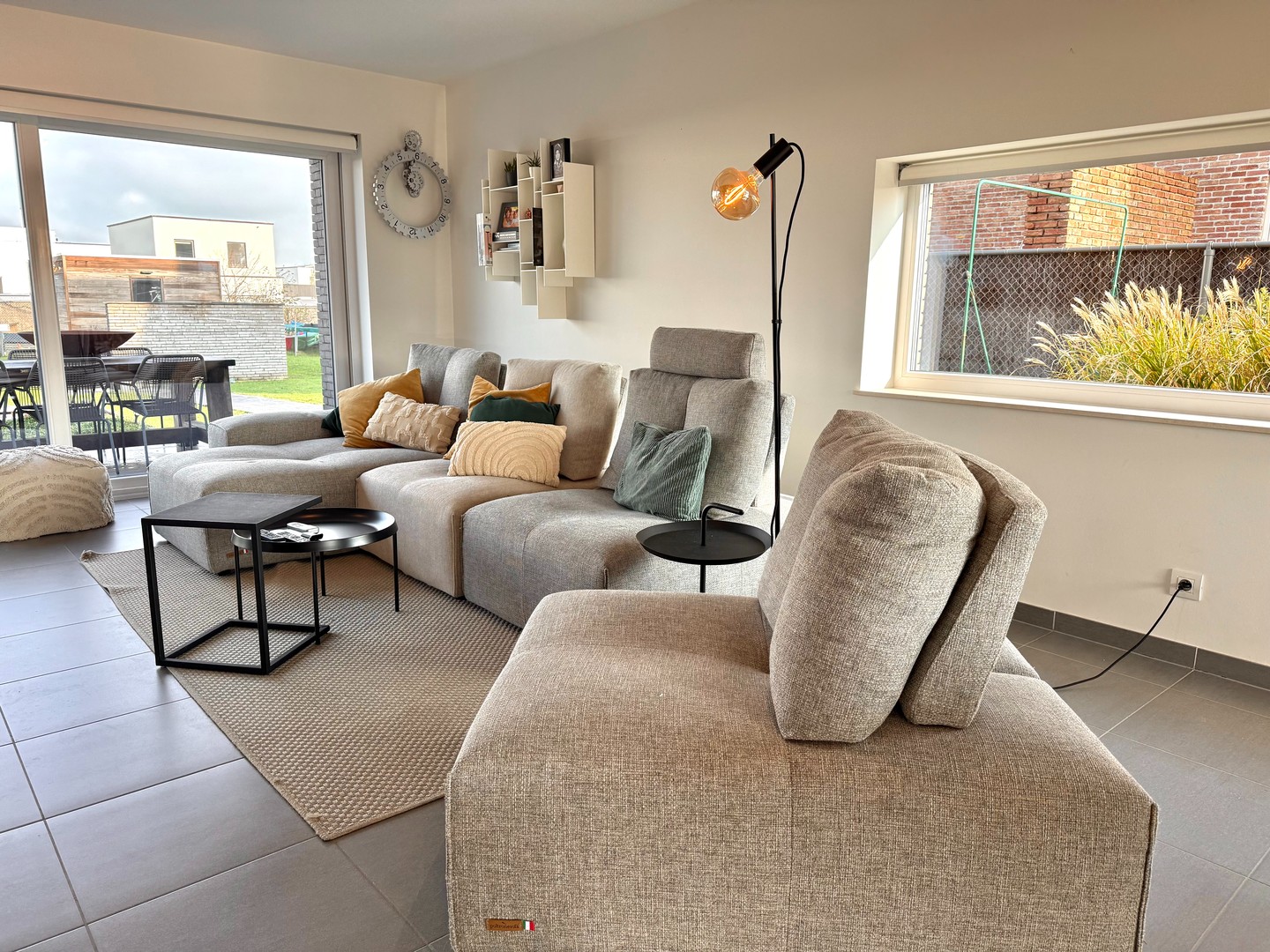 Instapklare én energiezuinige woning met zwemvijver vlak bij yachthaven. - foto 3