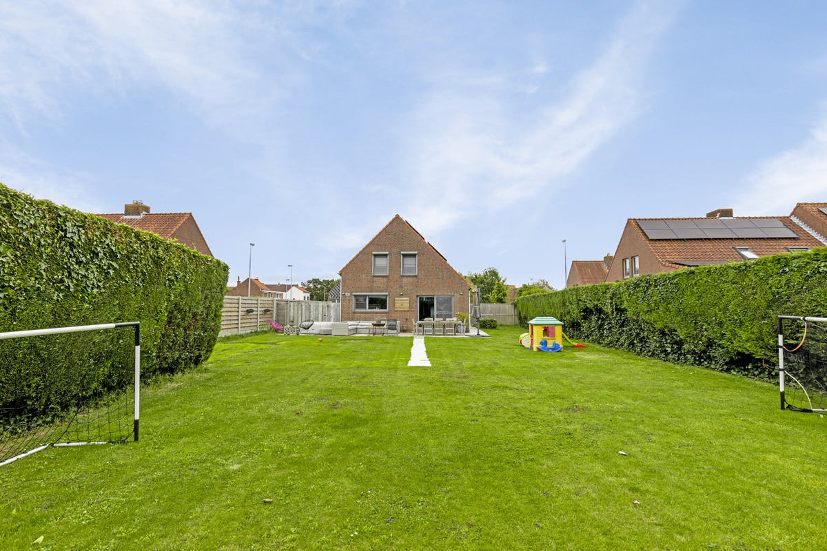 Ready to move in 3 bedroom villa for sale in Lissewege - photo 1