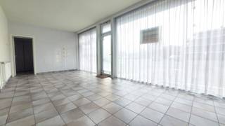 Instapklare gelijkvloers studio op centrale ligging te Bredene in de residentie Nautilus, direct nabij openbaar vervoer en strand.Bewoonbare...