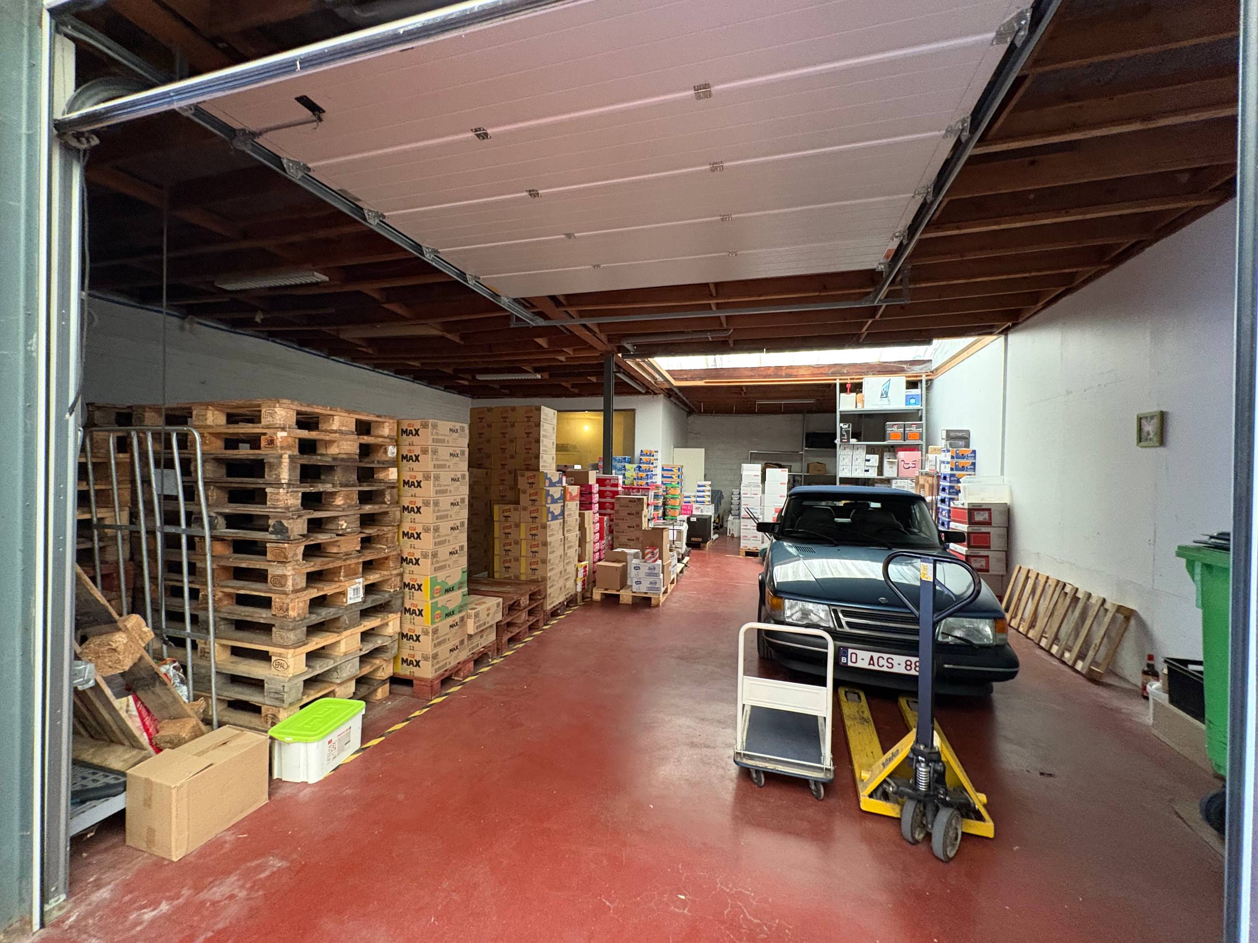 Praktische loods met bureau in Iddergem - foto 4