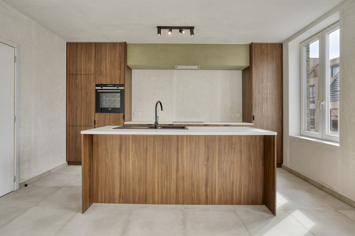 Gerenoveerde duplex met 3 slaapkamers in centrum Veurne. - foto 3