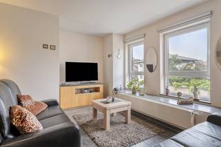 Dit gezellig en goed onderhouden 2-slaapkamerappartement bevindt zich in het hart van Merelbeke, op een toplocatie aan de Molenhoek en...