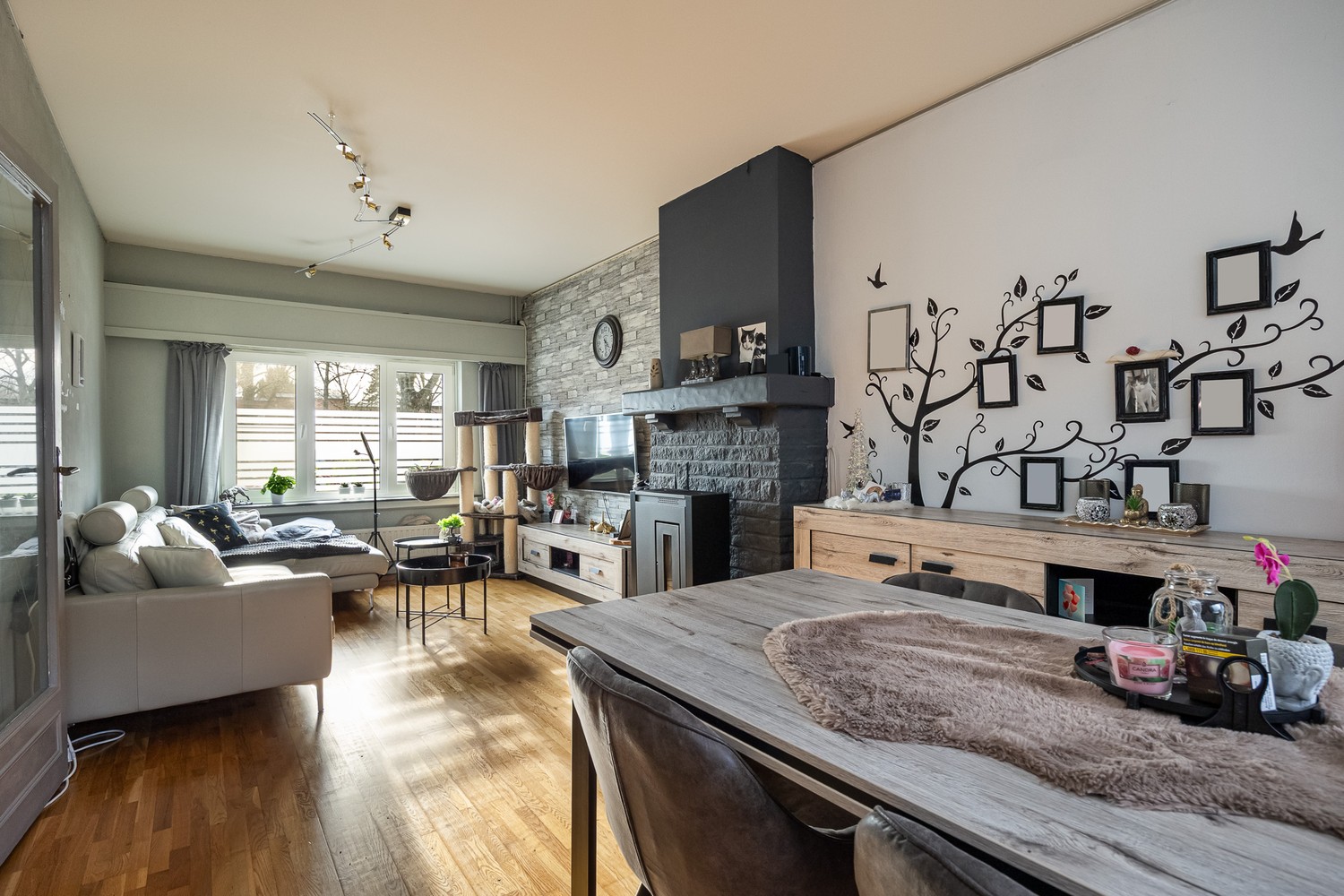 Woning met 3 slaapkamers centraal gelegen te Wilrijk - foto 2