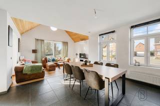 Te koop: rustig gelegen recente en energiezuinige alleenstaande woning met garage, tuin en zonnepanelenOp een rustige ligging ontdek je deze toffe,...