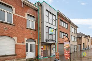 Stratégiquement situé le long d'une importante voie d'accès à Vilvoorde, ce bien commercial récent comprend un espace commercial au rez-de-chaussée...