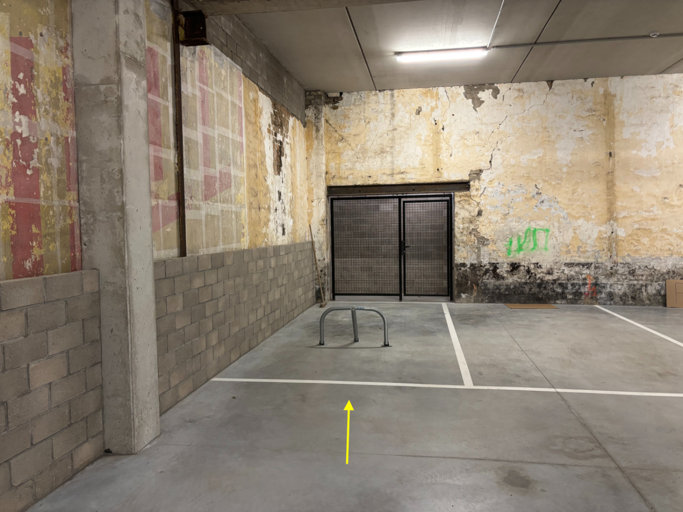 Uiterst centraal gelegen parkeerplaats - foto 5