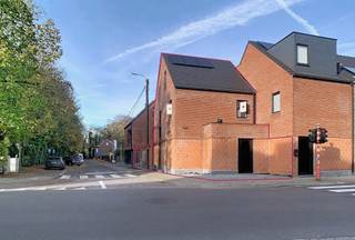 Moderne Nieuwbouwwoning met 4 SLPK, Tuin én Autostaanplaats!In het pittoreske hart van Wieze vind je deze spiksplinternieuwe halfopen bebouwing,...