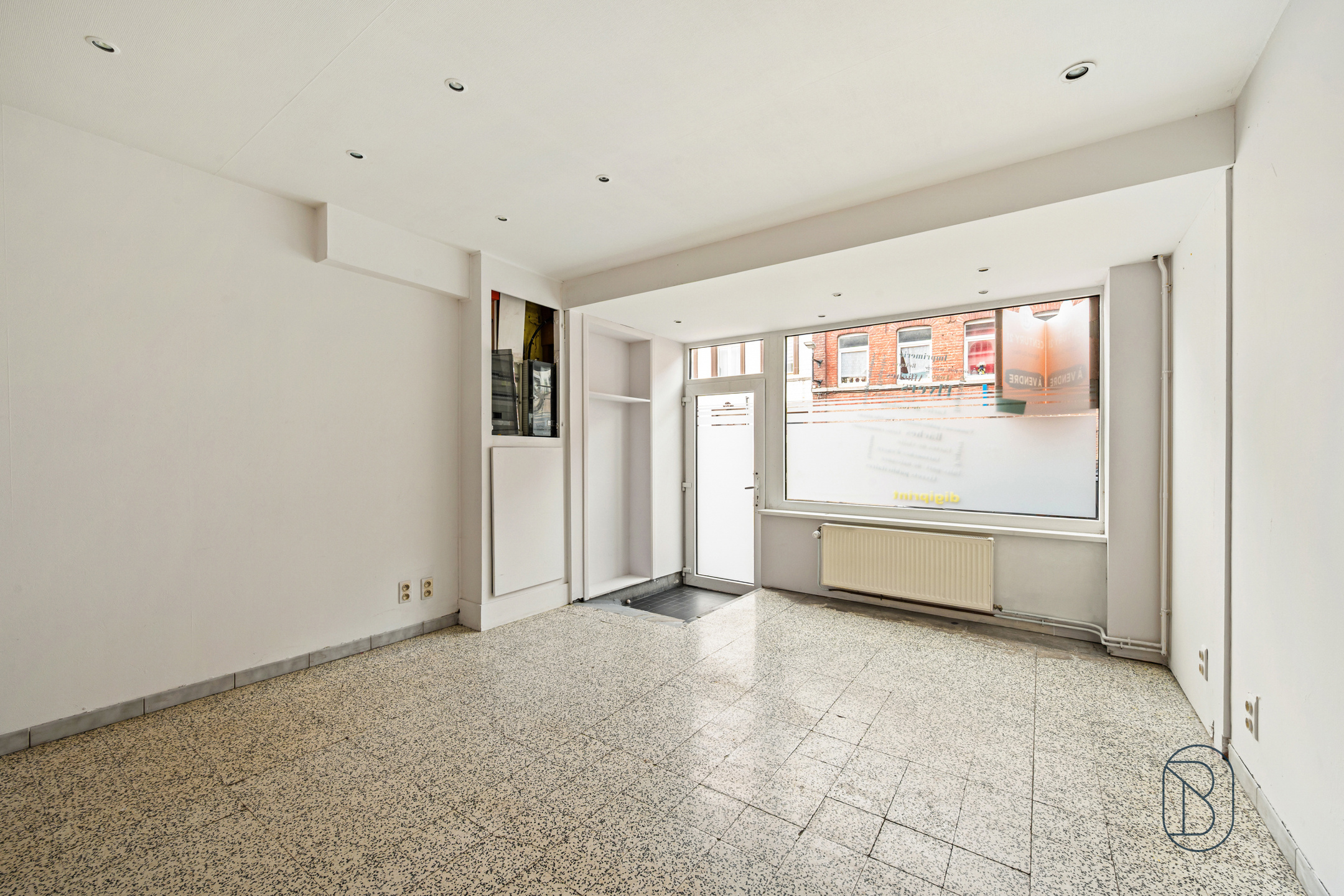 Handelszaak + woonst ideaal gelegen in het centrum! - foto 4