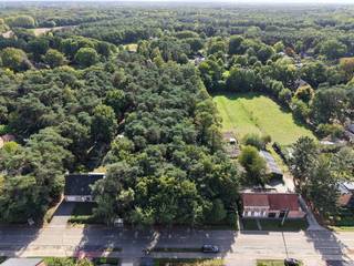 Op zoek naar de perfecte plek om uw droomwoning te realiseren? Dit royale perceel van 2.708 m² in Zoersel biedt u alle mogelijkheden. Dankzij...