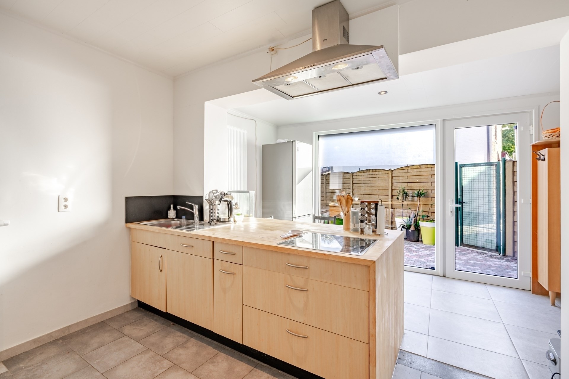 Energiezuinige hoekwoning met 5 slaapkamers en tuin in Berlare - foto 4