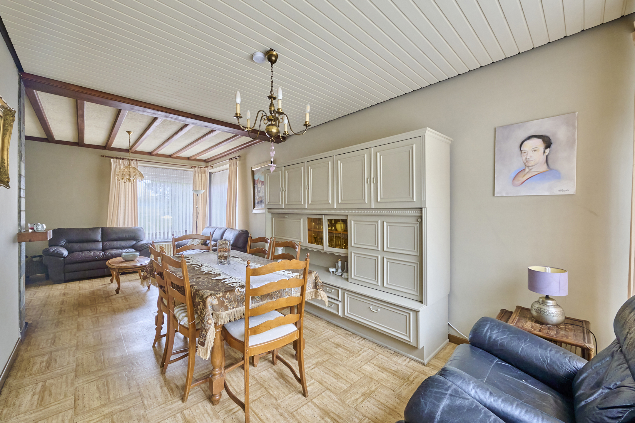 RUSTIG GELEGEN TE RENOVEREN WONING OP 10A 07 CA NABIJ HET CENTRUM - foto 4