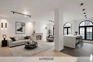 <p><strong>Prachtig gerenoveerd appartement (149 m²) met 2+ slaapkamers en zonnig terras nabij centrum Mechelen.</strong></p>
<p><strong>BEKIJK ZEKER ONZE (VIRTUELE) GRONDPLANNEN EN ATTESTEN VOOR DE INDELING EN EXTRA INFORMATIE.</strong></p>
<p>Ontdek dit prachtig gerenoveerde appartement dat in 2025 met veel oog voor kwaliteit en detail werd afgewerkt, waarbij authentieke elementen behouden bleven. Met een bewoonbare oppervlakte van 149 m², een lichtrijke indeling en een zonnig zuidgericht terras biedt deze woonst een unieke combinatie van karakter en hedendaags comfort. Bovendien geniet u van een uitstekende ligging aan de stadsrand van Mechelen, op wandel- en fietsafstand van het centrum, winkels, scholen, openbaar vervoer en met een vlotte verbinding naar de E19.</p>
<p>ALGEMENE KENMERKEN:</p>
<ul>
<li>Zeer ruim, lichtrijk en karaktervol appartement met een bewoonbare oppervlakte van 149 m²</li>
<li>Kwalitatieve totaalrenovatie in 2025 met behoud van authentieke elementen</li>
<li>Ideale ligging aan de stadsrand, op wandel- en fietsafstand van het bruisende centrum van Mechelen</li>
<li><span>Zuidgericht terras met open zicht</span></li>
<li><span>Gemeenschappelijke fietsenstalling</span></li>
<li>Nabijgelegen autostaanplaatsen optioneel bij aan te kopen</li>
</ul>
<p><strong>TECHNISCHE KENMERKEN:</strong></p>
<ul>
<li>EPC: 112 kWh/(m²/jaar) – Label B</li>
<li><span>Elektrische installatie conform het AREI</span></li>
<li><span>Asbestveilig</span></li>
<li><span>Verwarming op aardgas</span></li>
</ul>
<p><strong>INDELING:</strong></p>
<ul>
<li>Zeer ruime en lichtrijke leefruimte met open keuken (50 m²)</li>
<li>Polyvalente ruimte: ideaal als bureau, extra zithoek (17 m²)</li>
<li><span>Aparte wasplaats</span></li>
<li>Moderne badkamer met douche, dubbele lavabo en toilet</li>
<li><span>Apart gastentoilet</span></li>
<li>Master bedroom (23 m²) met toegang tot het terras</li>
<li>Aanpalende kamer die kan dienen als slaapkamer, dressing, ... <span>(11 m²)</span></li>
<li>Tweede ruime slaapkamer (16 m²) met toegang tot het terras</li>
<li><span>Zonovergoten terras (9 m²)</span></li>
</ul>