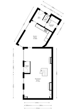 <p><strong>Ben je op zoek naar een volledig te renoveren woning met magazijn en tal van mogelijkheden? Gevonden!</strong></p>
<p>Deze eigendom combineert een ruime woning met een achterliggend magazijn en biedt daardoor een waaier aan opportuniteiten voor handige renovatoren, zelfstandigen of investeerders die op zoek zijn naar een pand met potentieel. Zowel de woning als het magazijn dienen volledig gerenoveerd te worden, waardoor je de kans krijgt om alles volledig naar eigen smaak en noden in te richten. Bovendien wordt momenteel onderzocht welke bijkomende ontwikkelingsmogelijkheden er op het perceel bestaan. Een eventuele projectontwikkeling behoort mogelijks tot de opties, al wordt hiervoor nog verder overleg gepleegd met de stad Aalst.</p>
<p>De woning beschikt over een ruime leefruimte met aansluitend een grote keuken, badkamer, apart toilet en extra bergruimte op het gelijkvloers. Op de verdieping bevinden zich momenteel twee slaapkamers en ruime zolder. De indeling biedt verschillende mogelijkheden om het pand volledig te herdenken en aan te passen aan hedendaagse woonwensen.</p>
<p>Achter de woning bevindt zich een omvangrijk magazijn- en garagegedeelte met verschillende opslag- en werkruimtes. Een absolute troef is de uitstekende bereikbaarheid: het magazijn is toegankelijk voor vrachtwagens en bestelwagens, wat tal van mogelijkheden biedt voor opslag, ambachtelijke activiteiten of een professionele uitbating. Dankzij de ruime doorgang en de verschillende garages is het pand bijzonder interessant voor zelfstandigen die wonen en werken willen combineren. Ook investeerders die op zoek zijn naar een eigendom met ontwikkelingspotentieel vinden hier een unieke kans.</p>
<p>Ben je op zoek naar een renovatieproject met een ruim magazijn en tal van toekomstmogelijkheden? Contacteer ons dan snel voor meer informatie of een bezoek ter plaatse!</p>