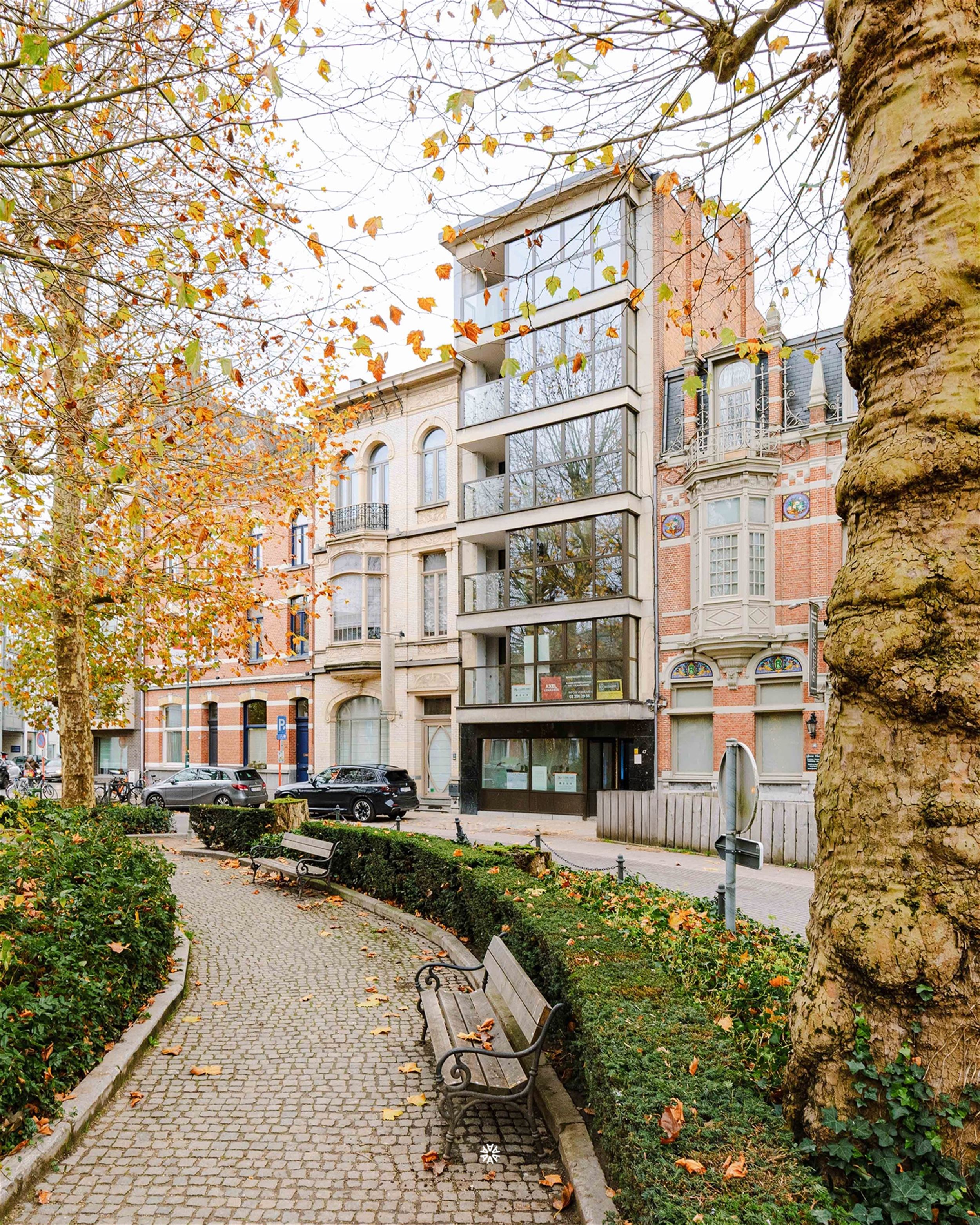Knap gerenoveerd appartement op het Regentieplein in Sint-Niklaas - foto 2
