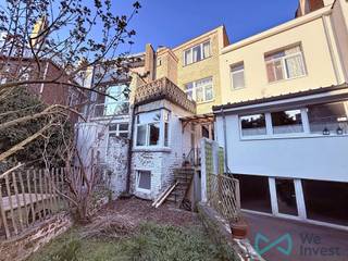 Op de strategische grens tussen Watermaal-Bosvoorde en Elsene, in een gegeerde residentiële wijk, voldoet dit opbrengsteigendom aan alle criteria...