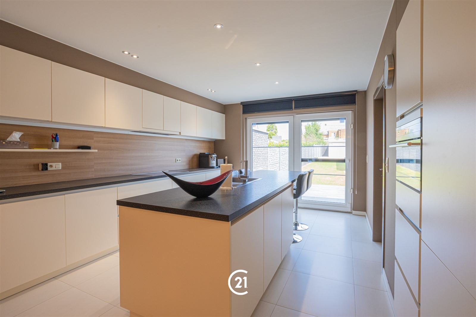 Instapklare gezinswoning met ruime garage - foto 4