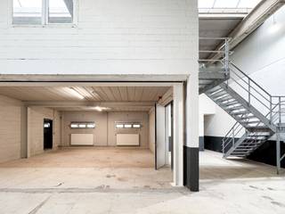 KMO-units te huur op een gerenoveerde site in Hasselt. Elke unit beschikt over een sectionaal poort en heeft een vrije hoogte van ca. 7m. Zeer...