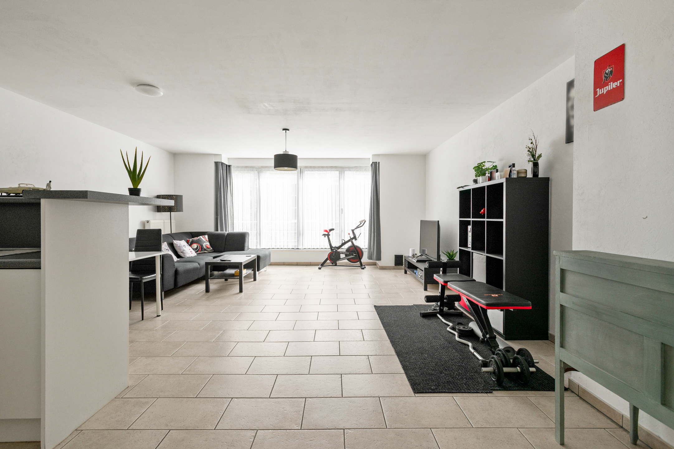 Gezellig appartement met 2 slaapkamers, terras, garage. - foto 3