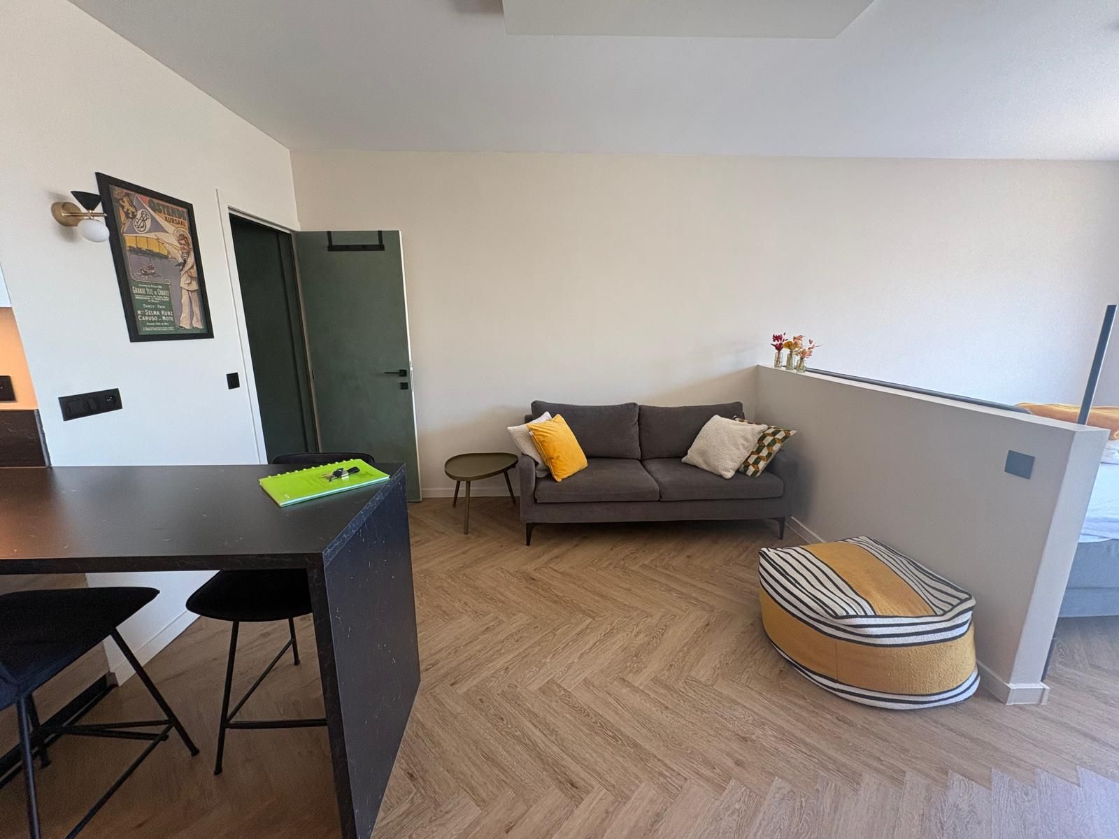 Studio met slaaphoek en unieke verzichten in bruisende stadscentrum van Oostende te huur! - foto 5