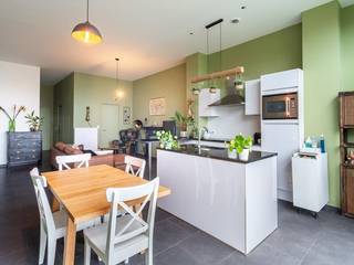 Prachtig modern en instapklaar gelijkvloers appartement met een sfeervol privétuintje, ideaal voor wie houdt van comfort, ruimte en...