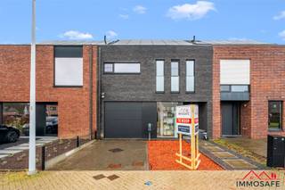 Bauteneirshof 48 BerlareOp een boogscheut van het centrum, in een rustige doodlopende groene straat, wacht deze recente BEN-woning (2023) op haar...