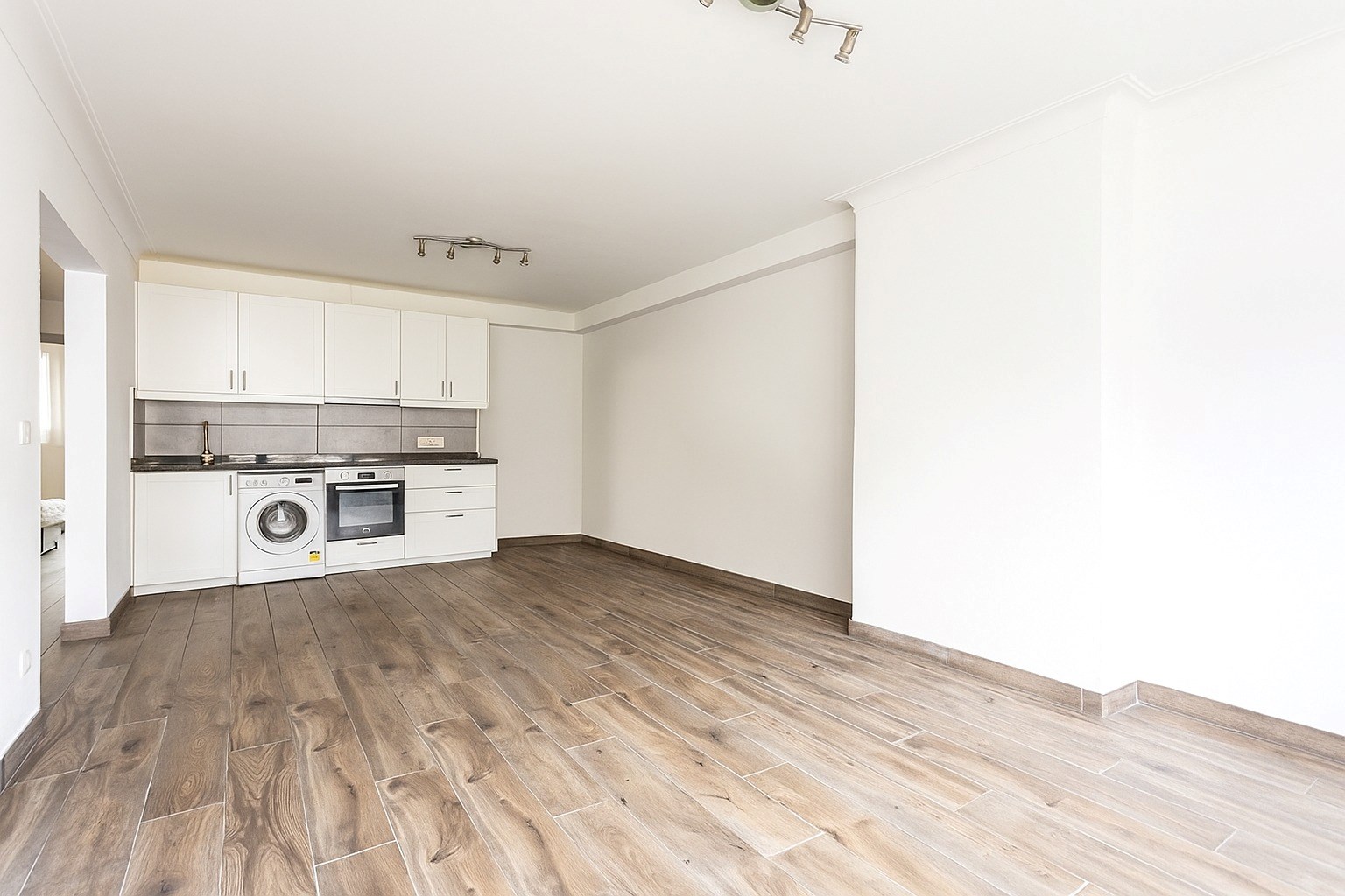 Instapklaar 3-slaapkamer appartement met terras! - foto 2