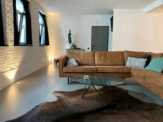 Deze unieke loft is gelegen op de eerste verdieping in een prachtig gerestaureerd gebouw uit 1910, ooit thuisbasis van de beroemde pianofabriek...