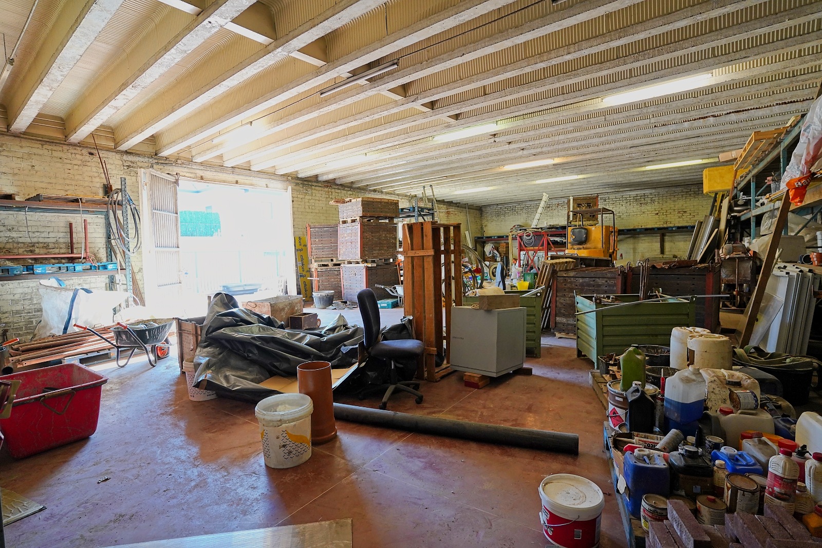 Multifunctionele loods met buitenruimte - photo 3