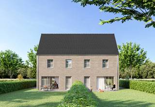 Nieuwbouw te koop in Geel! Prijzen incl. 21% BTW en kosten! <strong>Lanceringsactie geldig tot 12 oktober! Gratis laminaat op slaapkamers en nachthal<br /><br />Ontdek dit kleinschalig nieuwbouwproject bestaandende uit 2 half-open bebouwingen op de grens tussen Tongerlo en Geel.</strong><br /><br />De woningen worden gerealiseerd door RDK, een familiebedrijf dat zich sinds 1971 focust op het bouwen van kwalitatieve, energiezuinige maar vooral betaalbare woningen die volledig voldoen aan de hedendaagse norm. Zo wordt er steeds gestreefd naar bijna-energieneutrale (BEN) woningen met een E-peil van max. 10.<br /><br /><strong>Centrale ligging met vlotte verbinding<br /><br /></strong>De Grotesteenweg vormt de verbindingsweg tussen Geel, Westerlo en Laakdal. Het centrum van Tongerlo en Zammel, met winkels, horeca en scholen begeven zich op fietsafstand. De percelen grenzen achteraan tegen de weilanden. Een rustig en groen zicht is dus verzekerd.<br />De combinatie van bereikbaarheid en het groene karakter maken dit een perfecte uitvalsbasis voor jonge gezinnen die op zoek zijn naar een goede balans tussen comfort, levenskwaliteit en betaalbaarheid. Ook als investering naar de toekomst toe zit je hier aan het juiste adres.<br /><br /><strong>Hedendaags comfort<br /></strong><br />De woningen worden gebouwd op ruime percelen van 500 m²,dewelke achteraan uitkijken op de weilanden. Elke woning is voorzien van drie slaapkamers en een uitgeruste badkamer met zowel inloopdouche, bad, dubbel lavabomeubel en toilet. Deze bevinden zich allen op de eerste verdieping. Een vaste trap naar de zolder maakt dat deze nog naar eigen wens kan worden ingedeeld.<br />De volledig ingerichte keuken en leefruimte vormen een aangenaam en open geheel en maken een mooie connectie met de tuin en bijhorend terras. Er wordt steevast gewerkt met lucht-water warmtepompen met warmteafgifte door vloerverwarming. Ook zonnepanelen kunnen vandaag de dag niet ontbreken en zijn dus inbegrepen.<br /><br /><strong>Energiezuinig<br /><br /></strong>Een E-peil van maximaal 10 wordt steeds vooropgesteld. Dit wordt gerealiseerd door het gebruik van een lucht-water warmtepomp in combinatie met zonnepanelen alsook een ventilatiesysteem-C. Dit resulteert in een hoog wooncomfort en een lage energiefactuur.<br /><br />Voor het bekomen van de plannen, lastenboek of meer informatie mag u steeds contact opnemen met <strong>secretariaat@degroot-celen.be</strong> of via <strong>014/95 37 50.</strong>