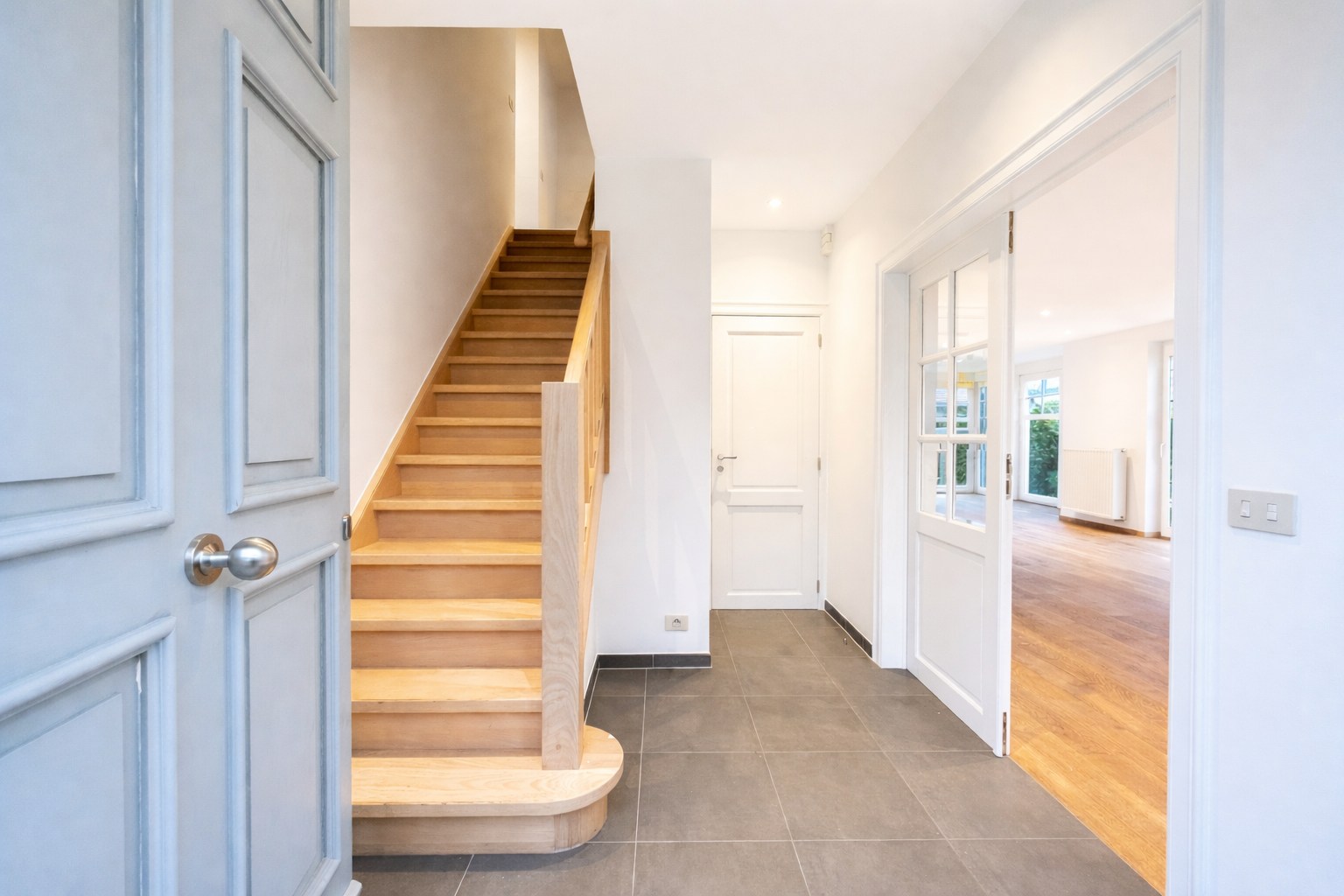 Grote woning met tuin en garage te Knokke - foto 2