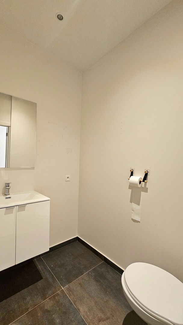 Appartement op het gelijkvloers met koer - foto 5