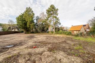 Prachtige bouwgrond op wandelafstand van de Royal Zoute Golf Club.mogelijkheid tot het realiseren van je eigen droom villa (met...