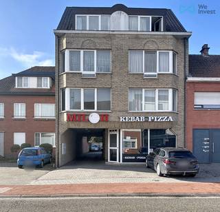 ID 7603942: Goed renderend opbrengsteigendom met handelsruimte (100m²) /actieve pizzeriazaak op de benedenverdieping met parking vooraan,...