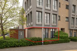 Dit gelijkvloers appartement is ideaal gelegen in het centrum van Berlaar, vlakbij een supermarkt en op wandelafstand van winkels, het station...