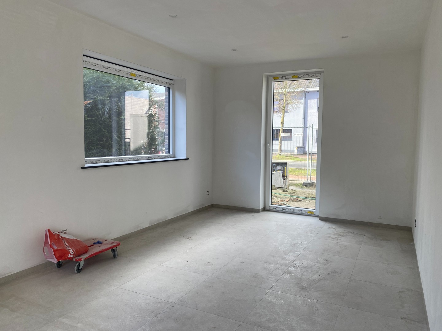 Moderne, energiezuinige nieuwbouwwoning met 4 slaapkamers, tuin en garage - foto 4