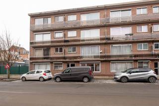 <p><span>Dassastraat, gelijkvloers appartement met 2 - slaapkamers en tuin. Nieuwe gerenoveerde badkamer met inloopdouche, Ondergrondse autostaanplaats inbegrepen.</span></p><p><span>INSCHRIJVEN ENKEL VIA <span>WWW.IMMODYCK.BE</span></span><span> EN DE HUURAANVRAAG INVULLEN, NIET BELLEN.</span></p>