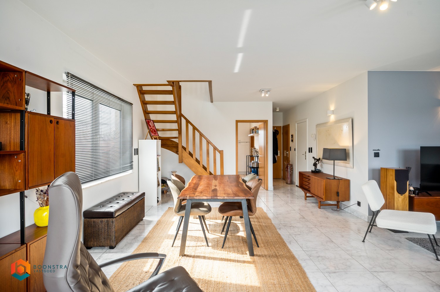 Ruim 3 slpkr app met terras, autostaanplaats en 2 garages - foto 5