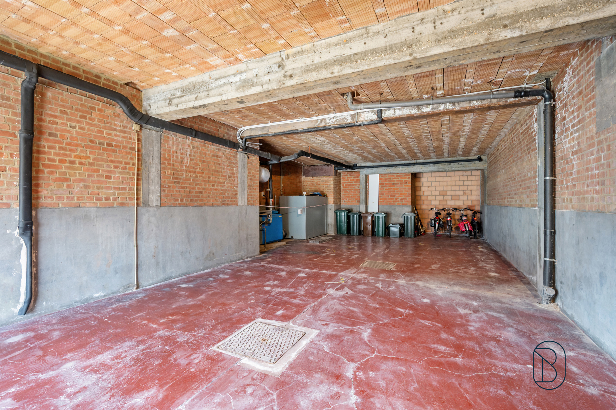 Topgelegen opbrengsteigendom: 4 app, 2 garages en handelsgv. - foto 4