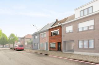 Op zoek naar een woning, gelegen in een rustige woonkern met groene omgeving en nabij invalswegen? Lees hier dan zeker even verder! Deze woning biedt...