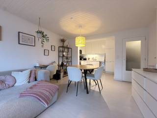 Plan jouw bezoek via www.polares.euOp de vierde verdieping van deze residentie, bereikbaar met de trap of met de lift, kan je dit appartement...