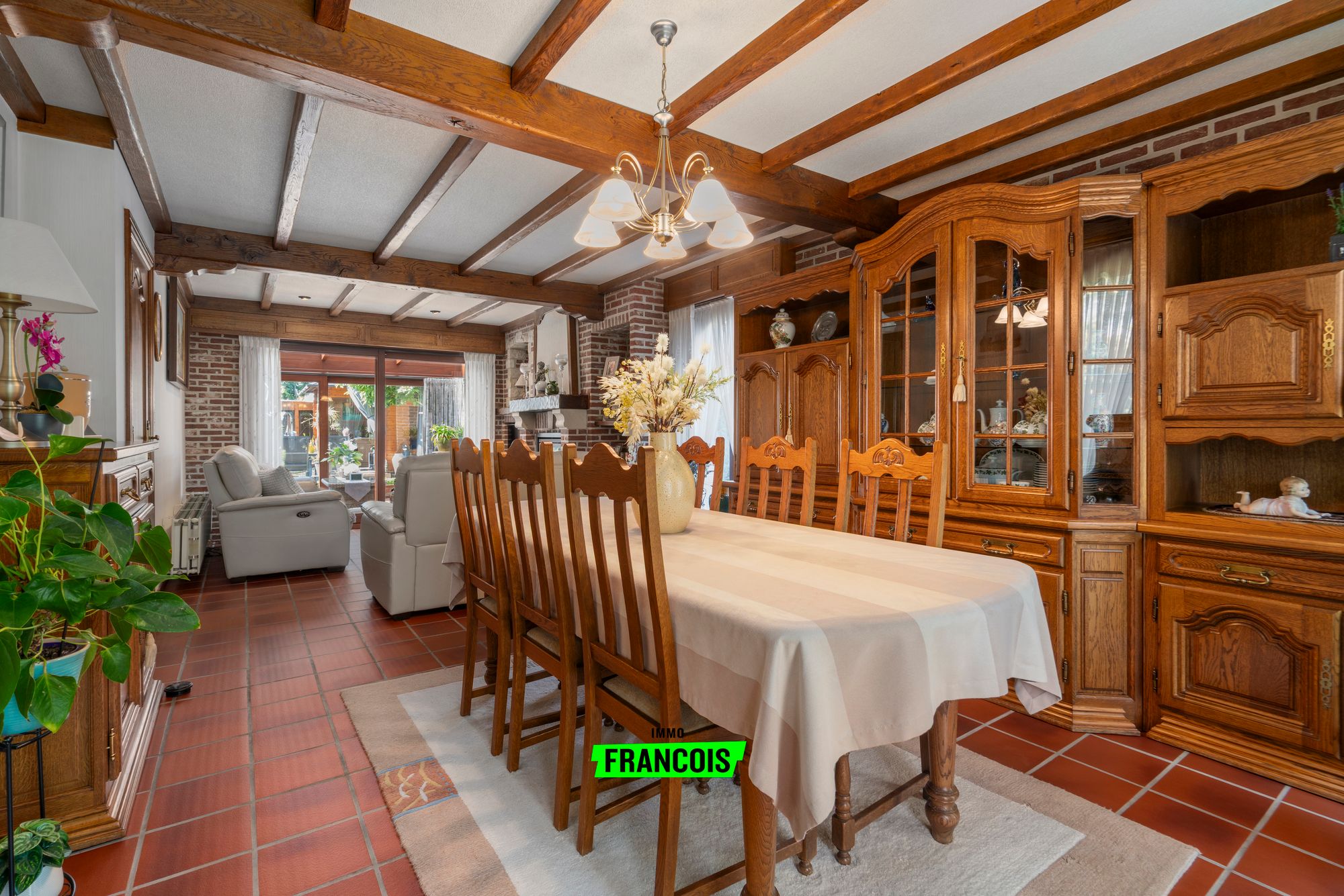 Karaktervolle villa met veel licht, drie slaapkamers en een grote garage in het centrum van Kaprijke - foto 5