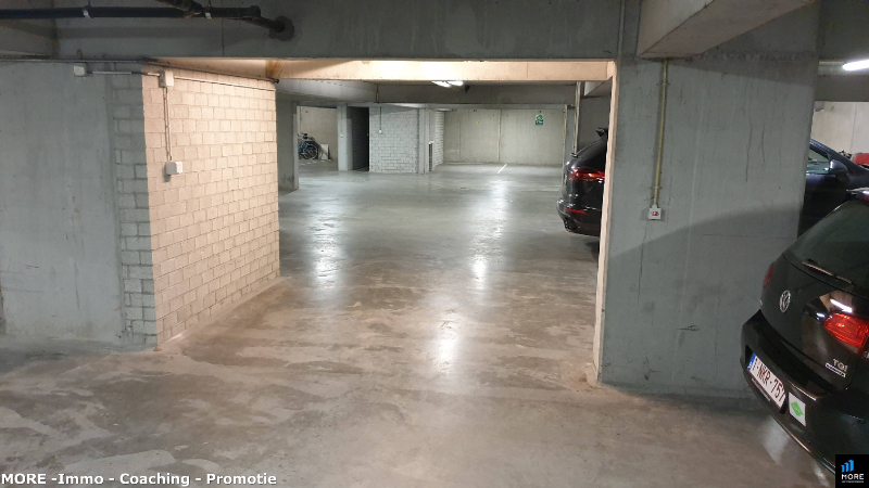 Autostaanplaats in de Diksmuidestraat in Knokke-Centrum - foto 5