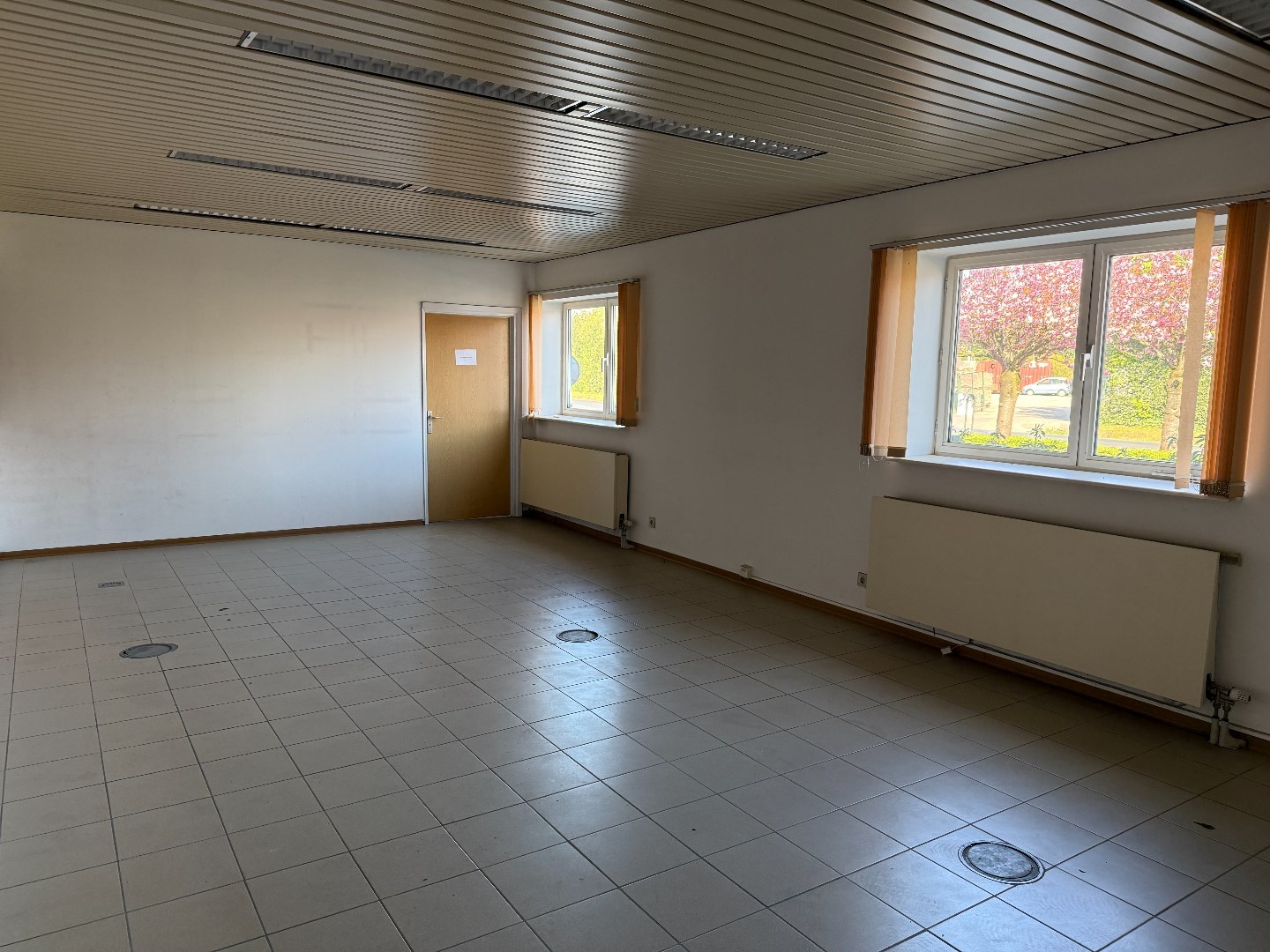 Kantoorgebouw met optie opslagfaciliteiten te Essen - foto 4