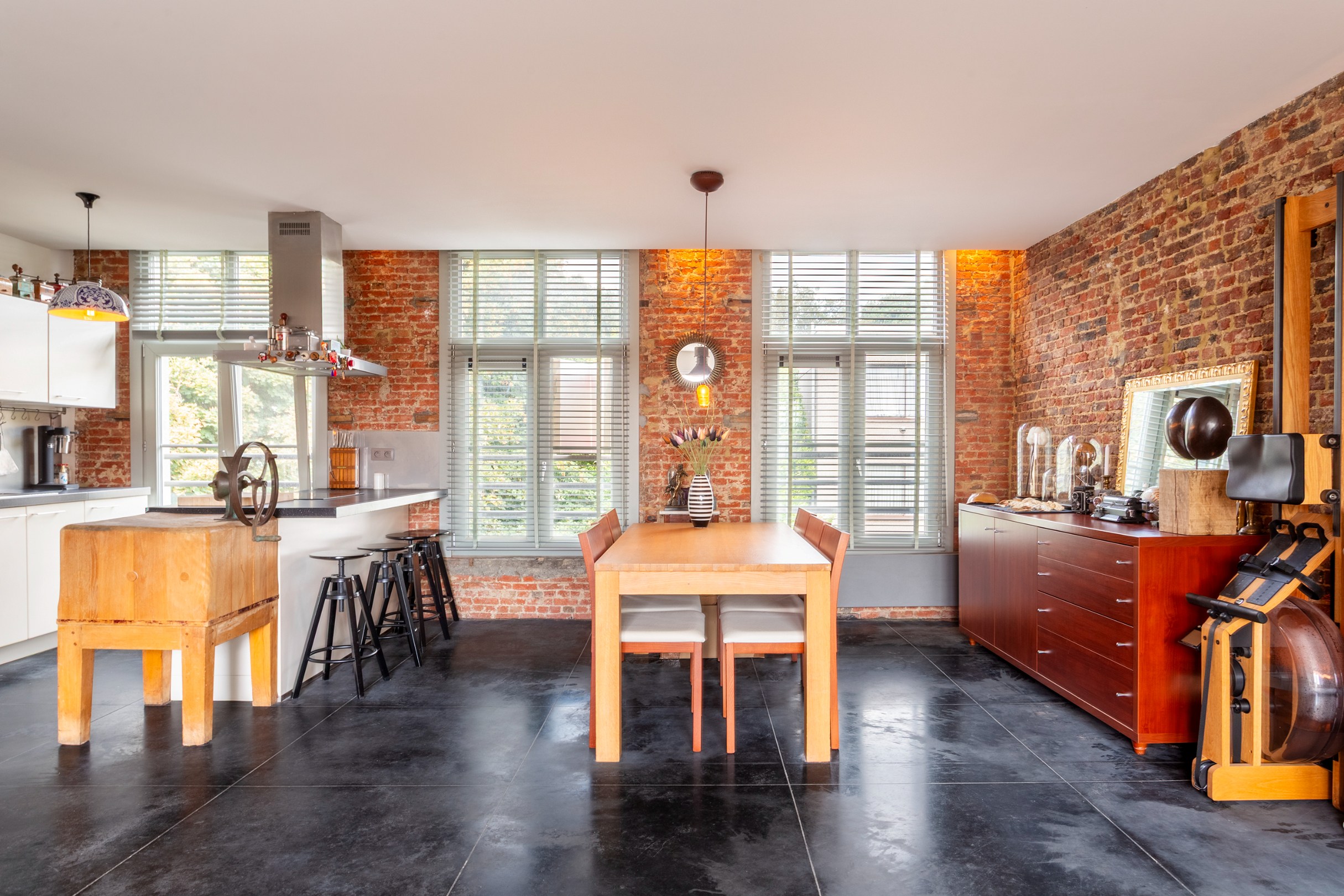 Unique duplex with south-facing terrace in the heart of Sint-Andries - photo 4