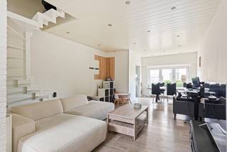 Deze woning werd recentelijk gemoderniseerd en is volledig instapklaar. De woning is gelegen in de nieuw heraangelegde Matenstraat, waardoor u...