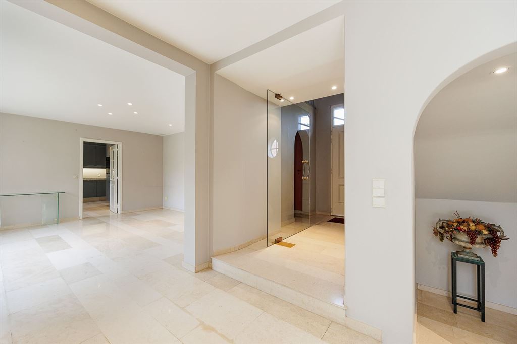 Mooie villa in de doodlopende straat in wijk "Zonnebos" - foto 5