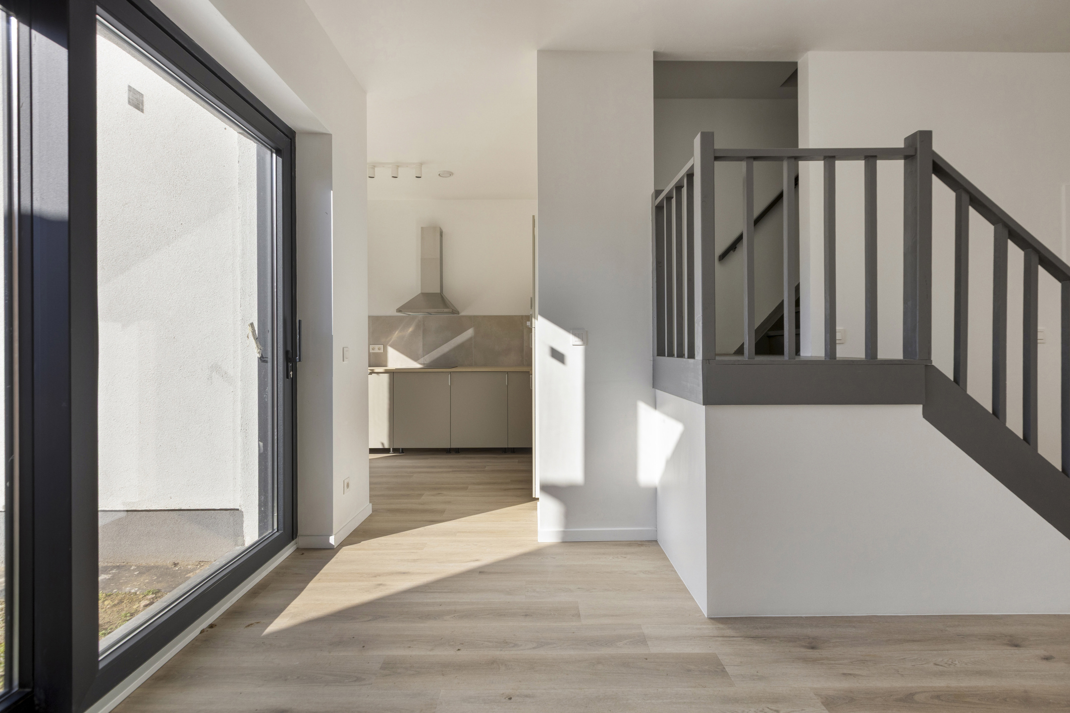 Woning met 4 slaapkamers, 2 badkamers en 2 autostaanplaatsen - foto 4